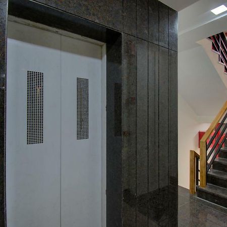 Hotel Amisha International Σουράτ Εξωτερικό φωτογραφία