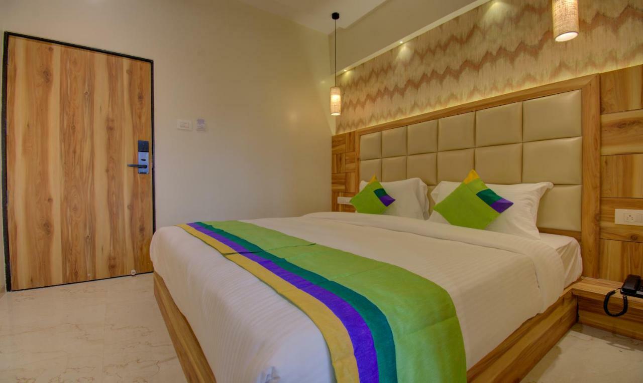 Hotel Amisha International Σουράτ Εξωτερικό φωτογραφία