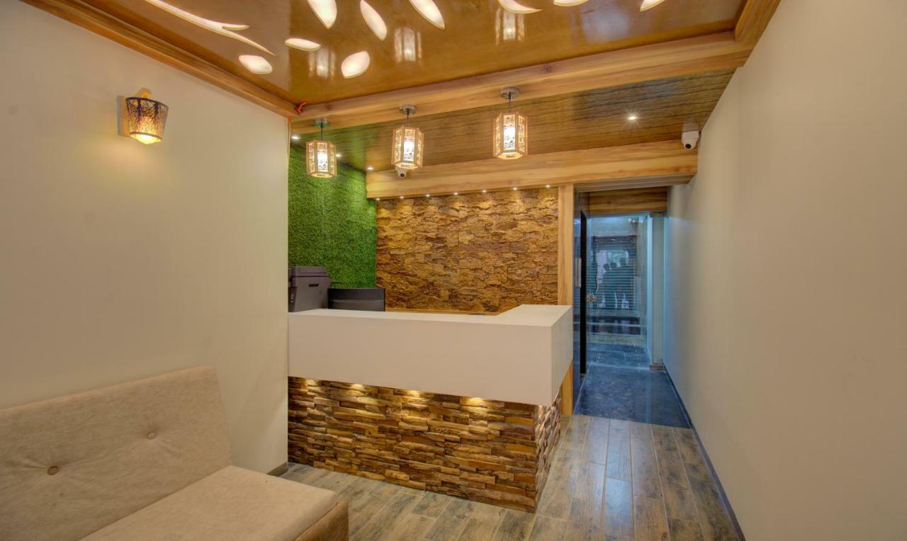 Hotel Amisha International Σουράτ Εξωτερικό φωτογραφία