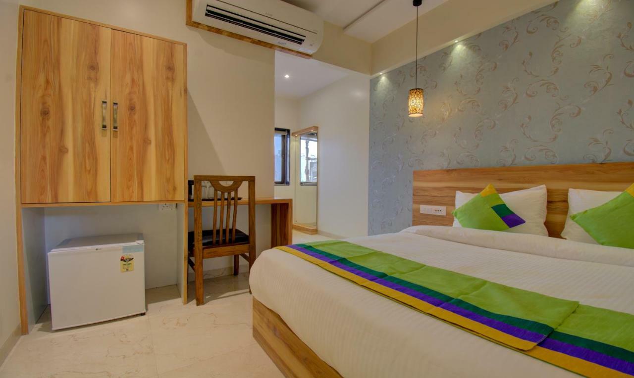 Hotel Amisha International Σουράτ Εξωτερικό φωτογραφία