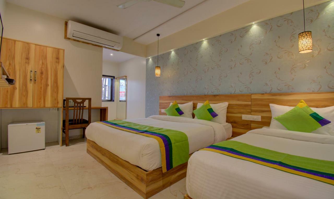 Hotel Amisha International Σουράτ Εξωτερικό φωτογραφία