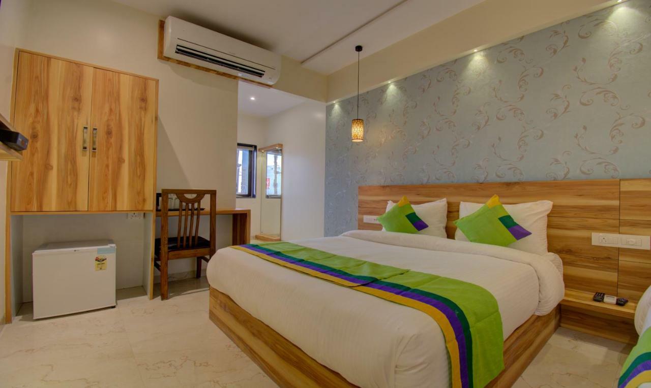 Hotel Amisha International Σουράτ Εξωτερικό φωτογραφία