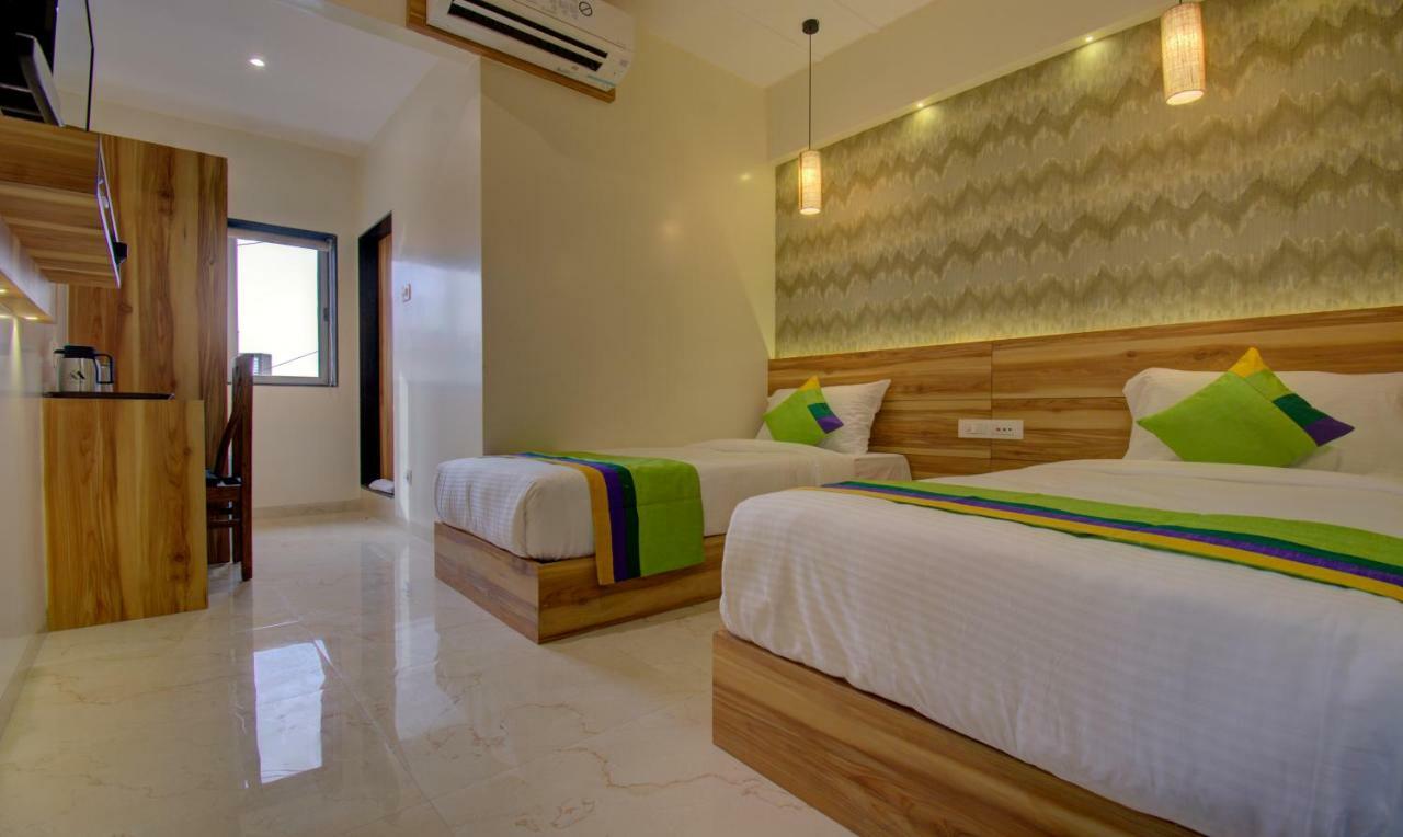 Hotel Amisha International Σουράτ Εξωτερικό φωτογραφία