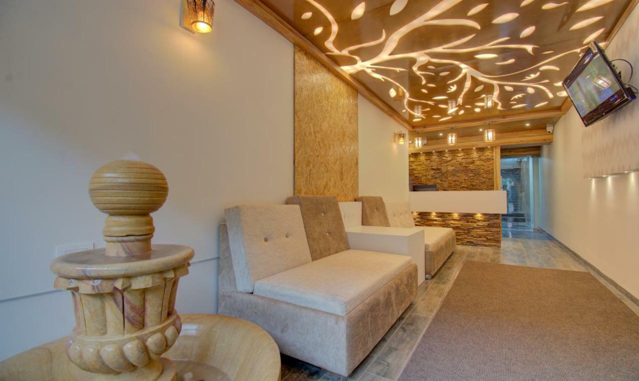 Hotel Amisha International Σουράτ Εξωτερικό φωτογραφία